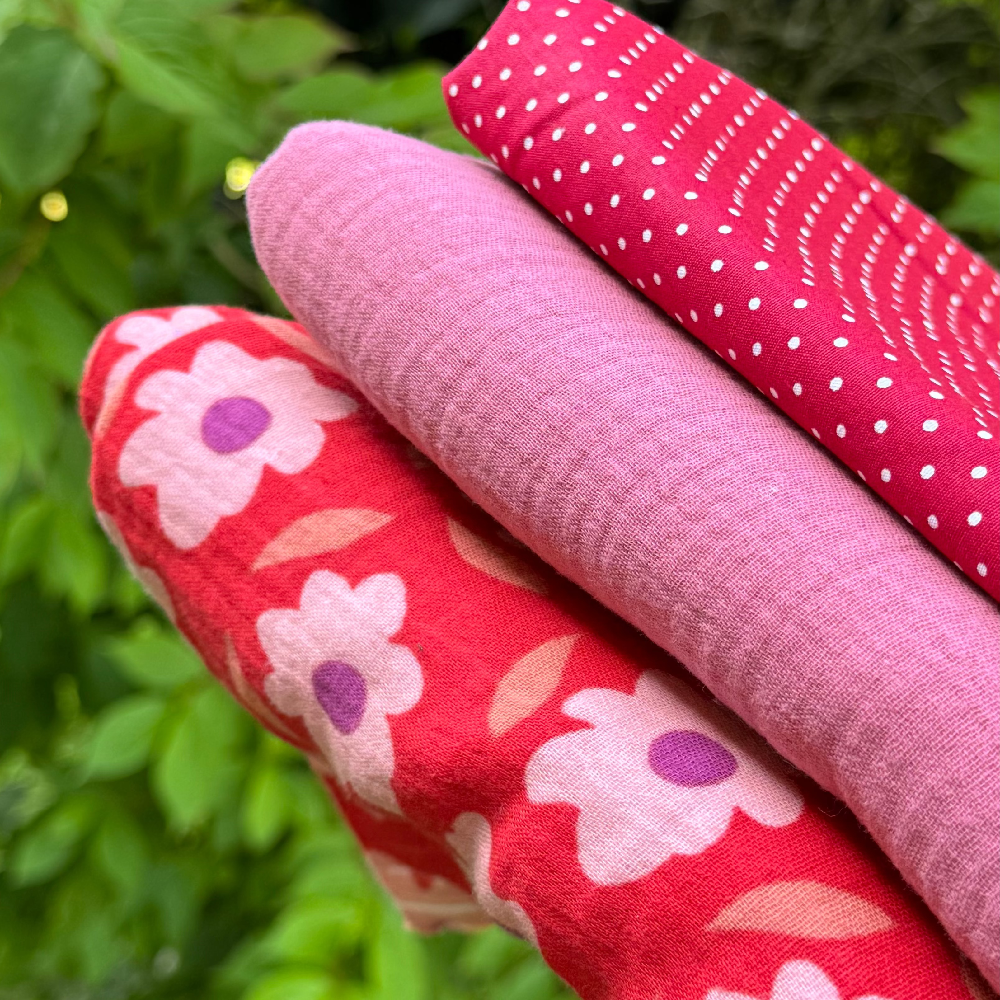 Snood Gaze de coton motif ROUGE FLEURS